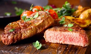 肉をたくさん食べる人は「大腸がん」に3倍なりやすいー英研究結果